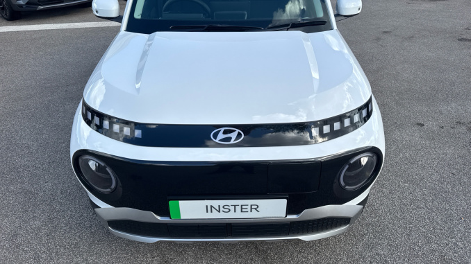 Hyundai INSTER 85kW 01 49kWh 5dr Auto Electric Hatchback - Image 8